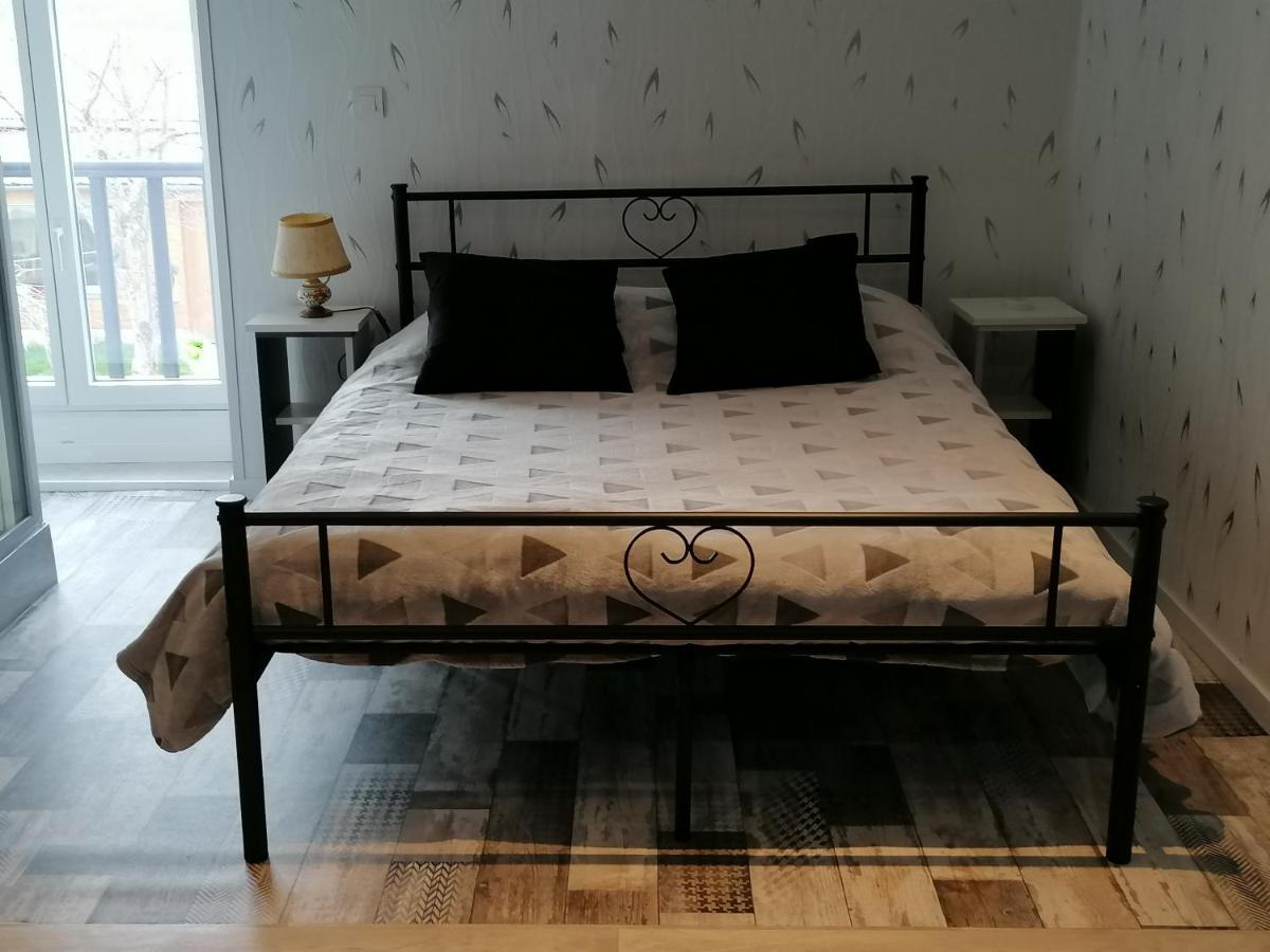 Chambre D'Hotes Bleigny-le-Carreau Buitenkant foto